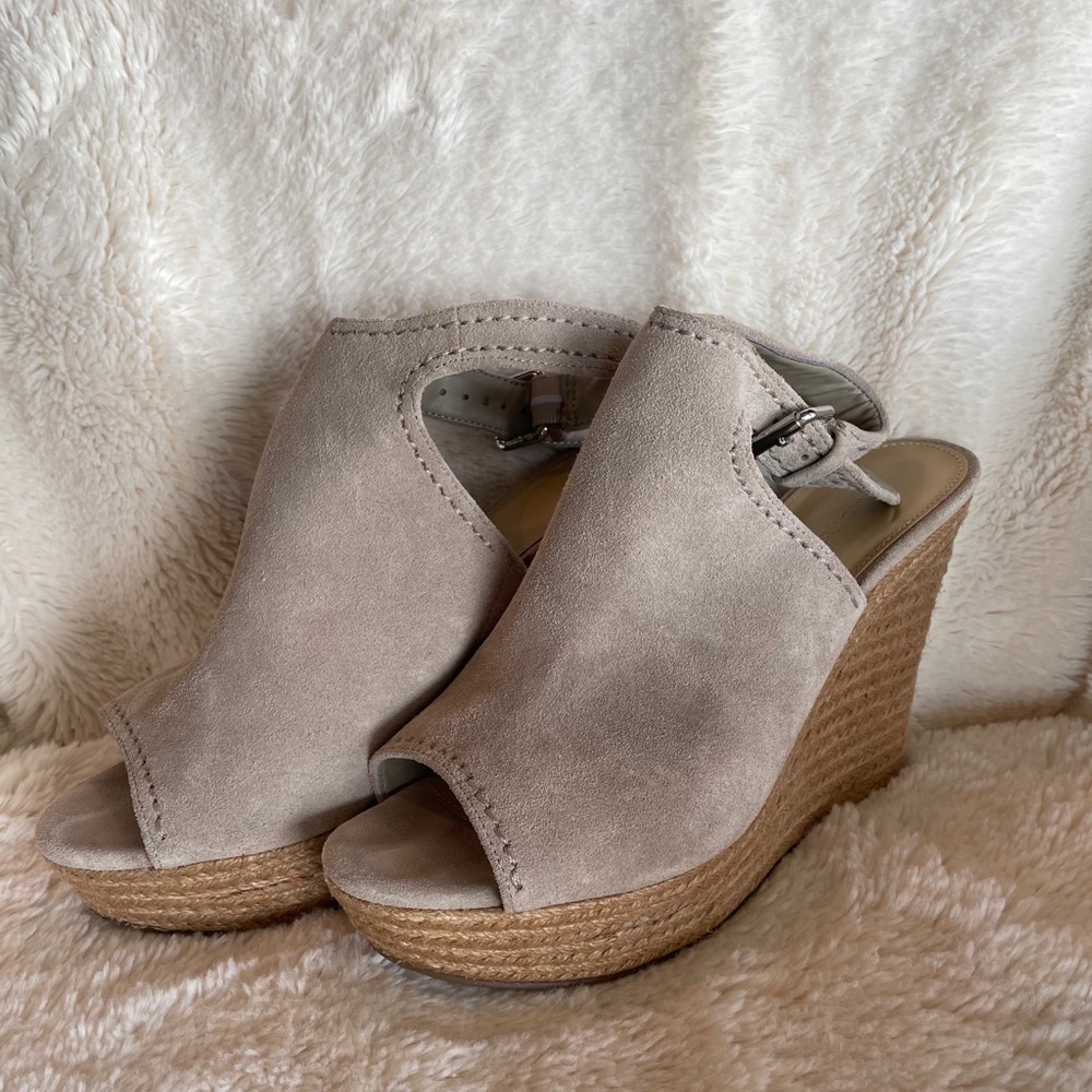 Marc Fisher Taupe Wedges